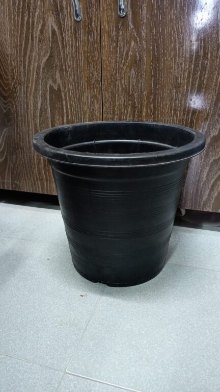 Black Plastic Pot 12 Inch