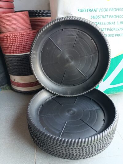 12 Inch Plant Pot Plate – Heavy-Duty Pot Saucer for Indoor & Outdoor Pots (Black & Red) - Image 3